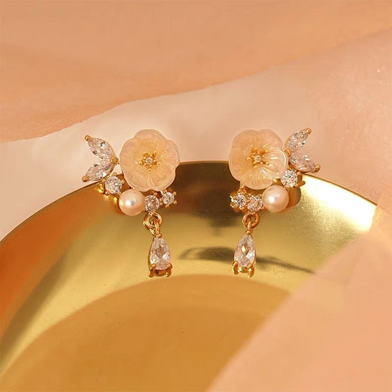 Sier Needle Camellia Female Niche Design Earrings