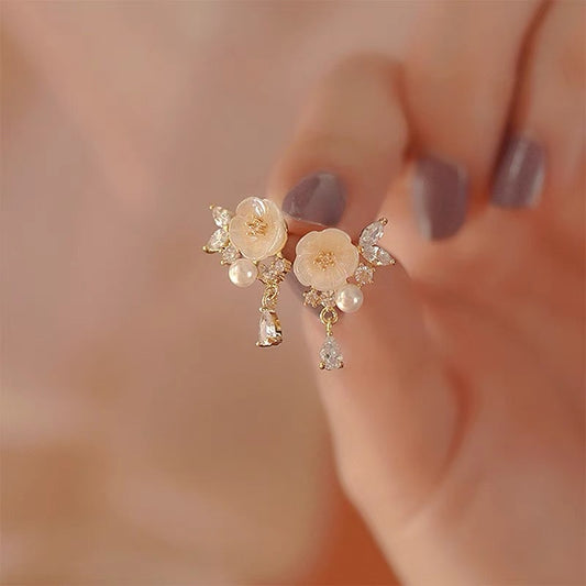 Sier Needle Camellia Female Niche Design Earrings