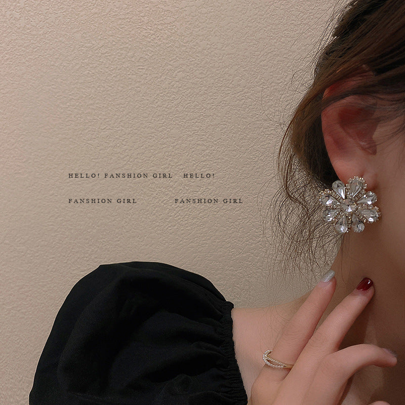 Needle Full Diamond Flower High Profile Retro Elegant Simple Earrings