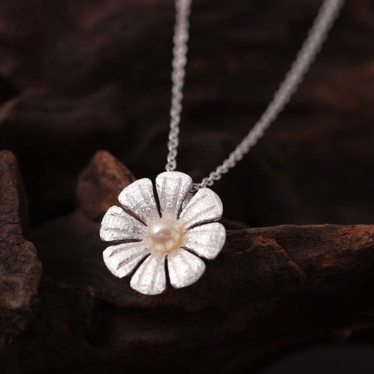 Women's Sier Creative Aesthetics Three-dimensional Flower Pendant Fashion Necklaces