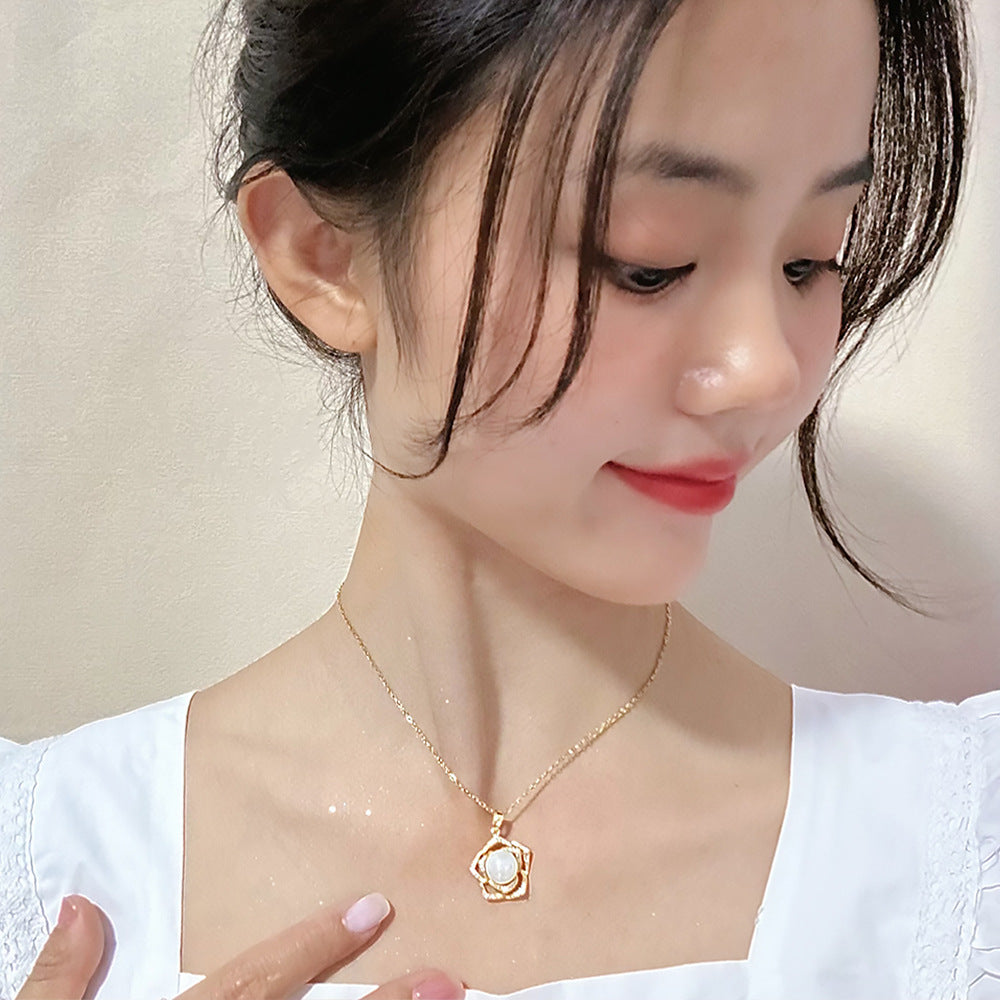 Women's Pearl For Niche Design Micro Pendant Necklaces