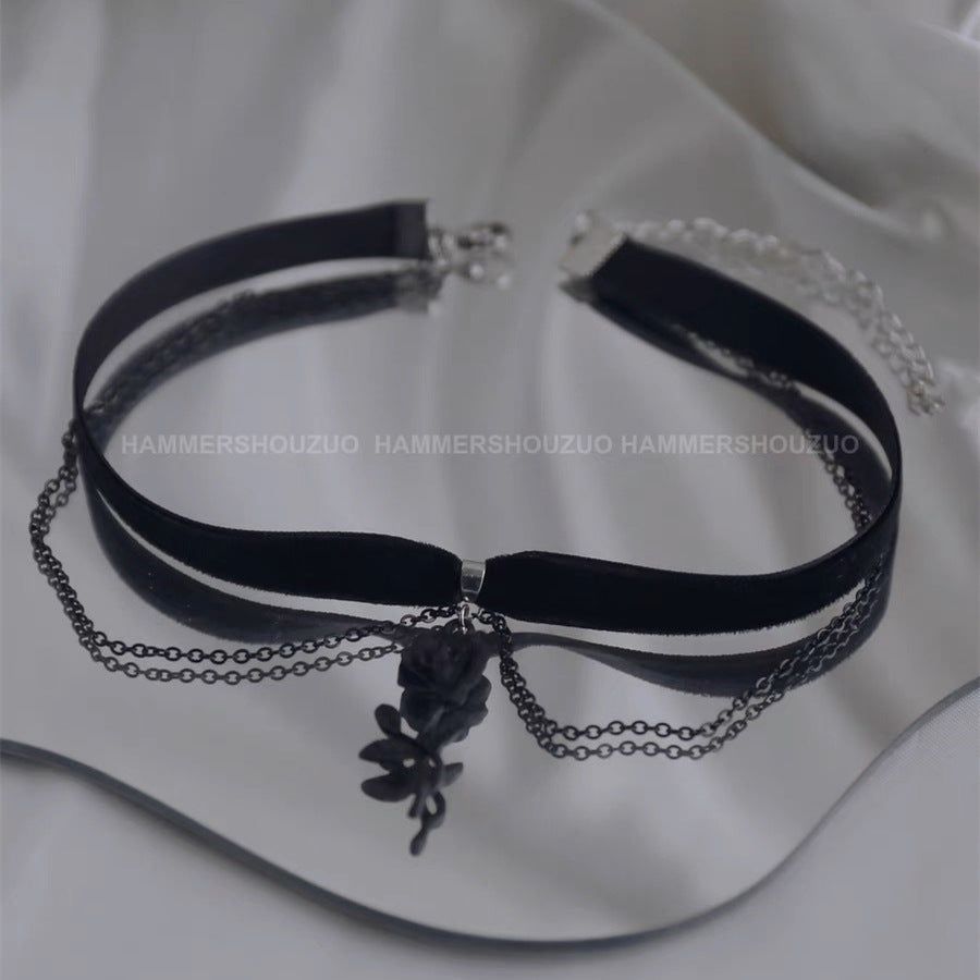 Popular Fashion Black Acrylic Rose Veet Necklaces