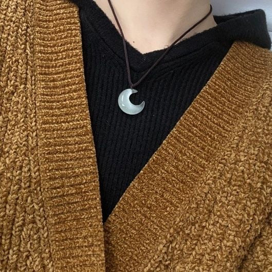 Eye Effect Chinese Cold Feeling Crescent Pendant Necklaces