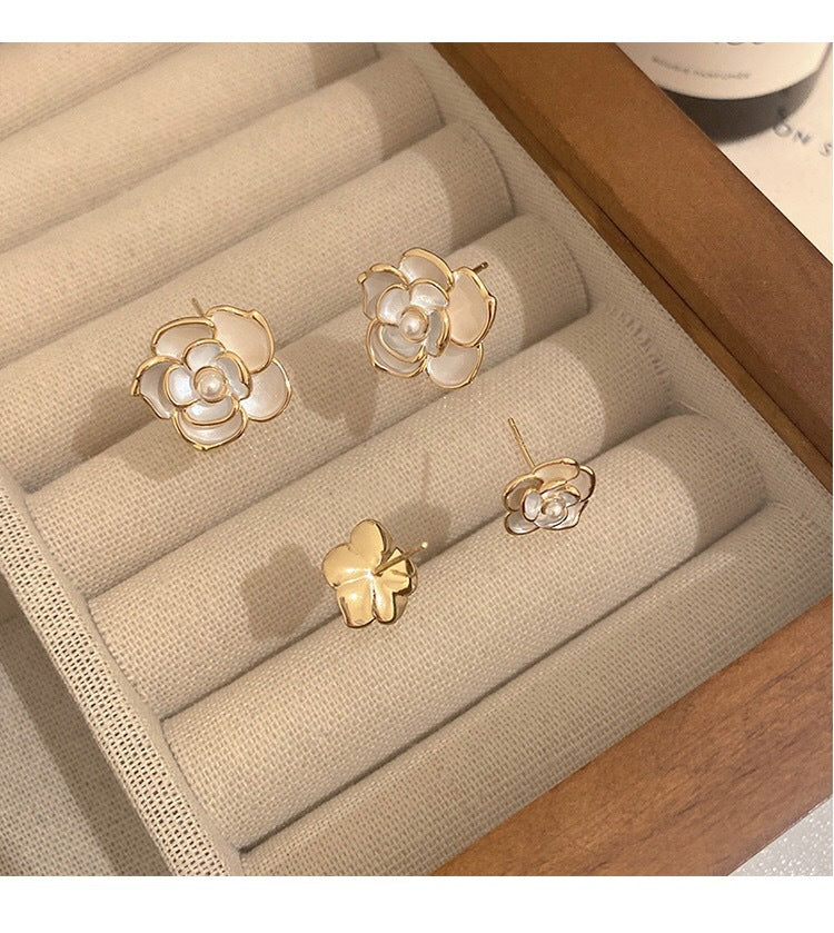 Elegant Camellia Design High-grade Female Classic Earrings