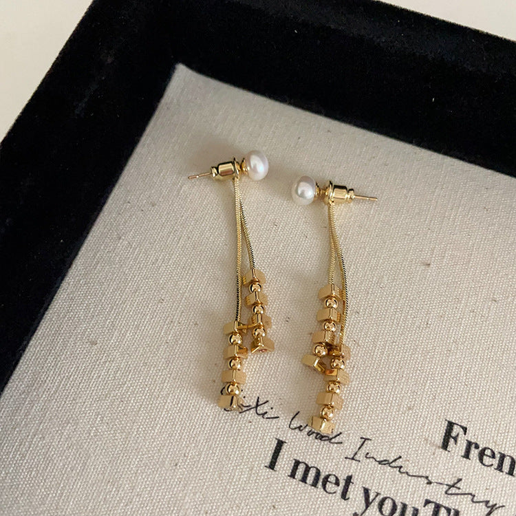 One Style For Pearl Small Pieces Of Sier Metal Earrings