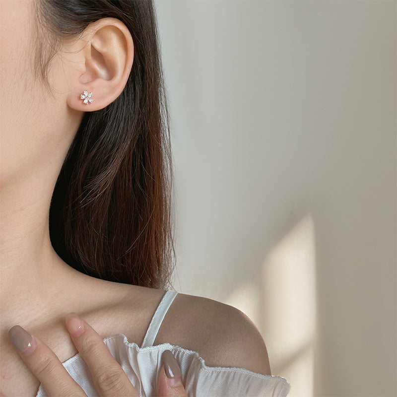 Women's For Fresh Mori Simple Graceful Small Earrings