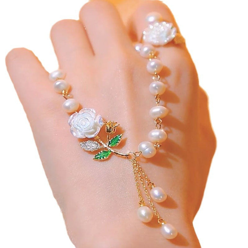 Women's Design High-grade Nameless Flowers Pearl Fashionable Necklaces