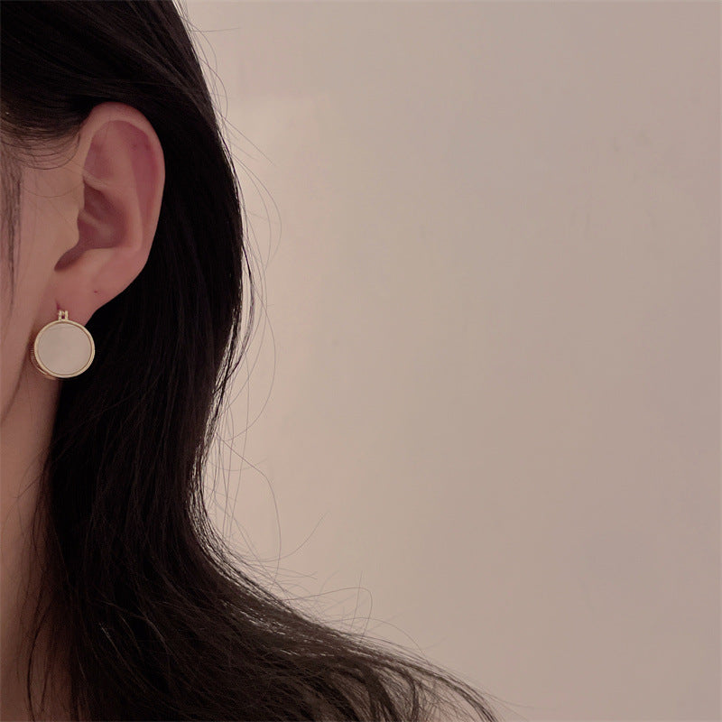 Women's Clip Mild Luxury Retro Middle Ancient Earrings