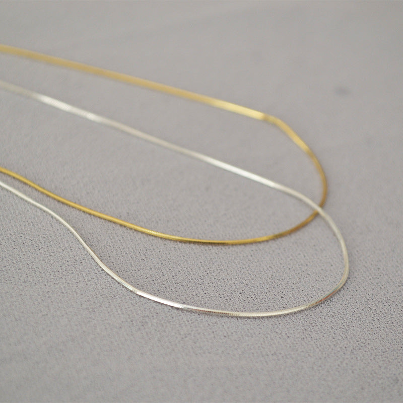 Style Very Fine Minimalist Shiny Gold Thread Necklaces