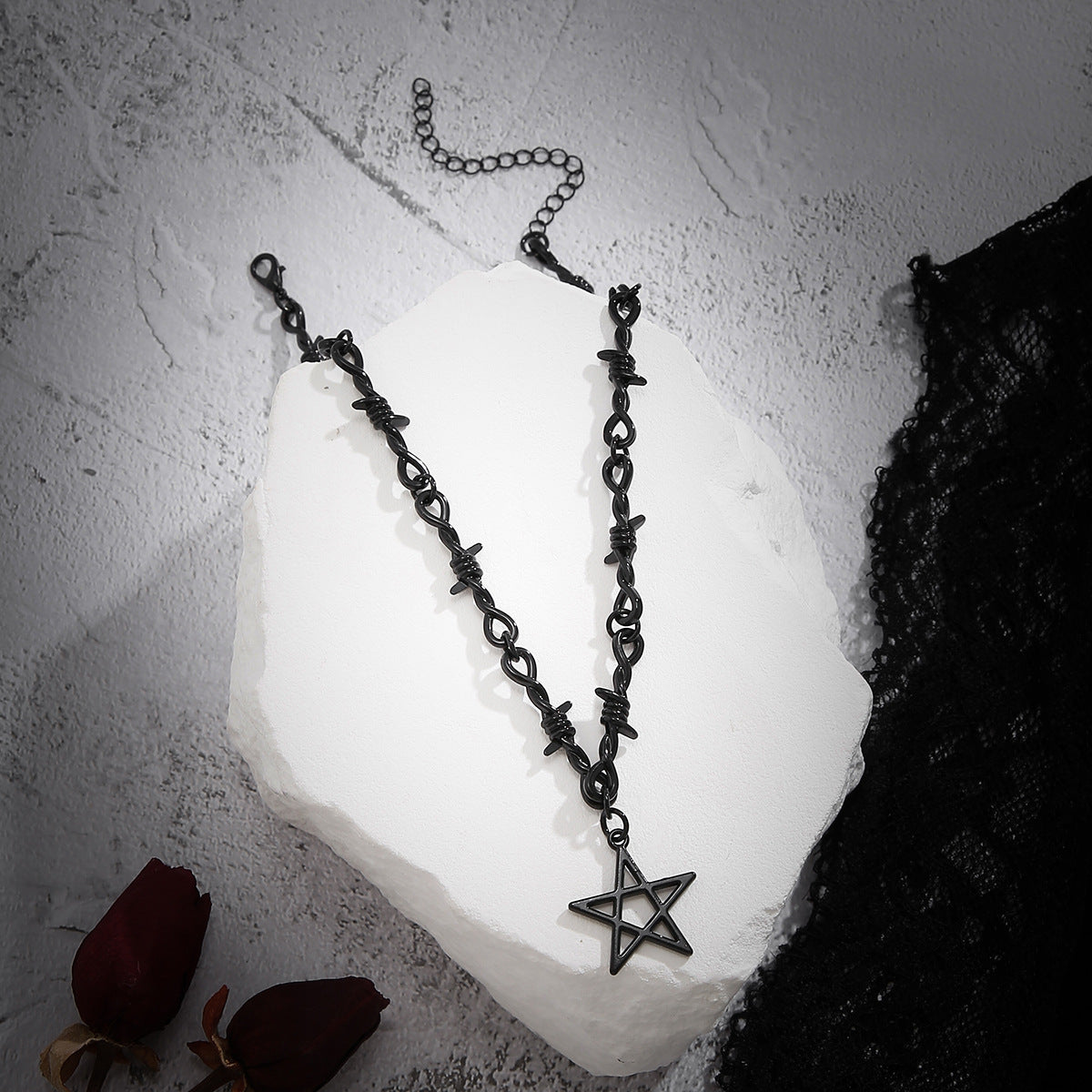 Five-pointed Star Hot Clavicle Female Thorn Necklaces