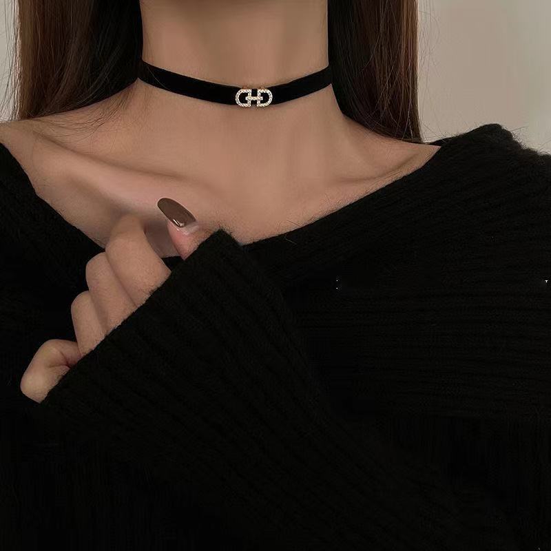 Rope Female Clavicle Chain Light Luxury Minority Neck Band Necklaces