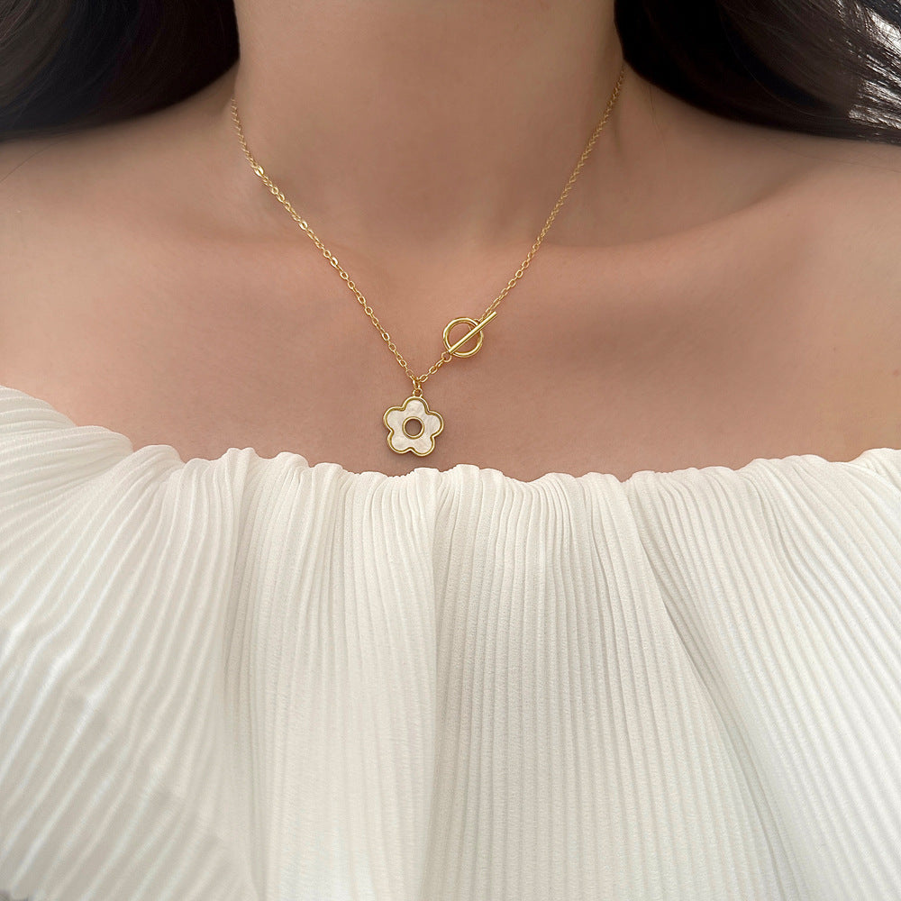 Women's Small Flower Clavicle Chain Exquisite Relaxed Necklaces