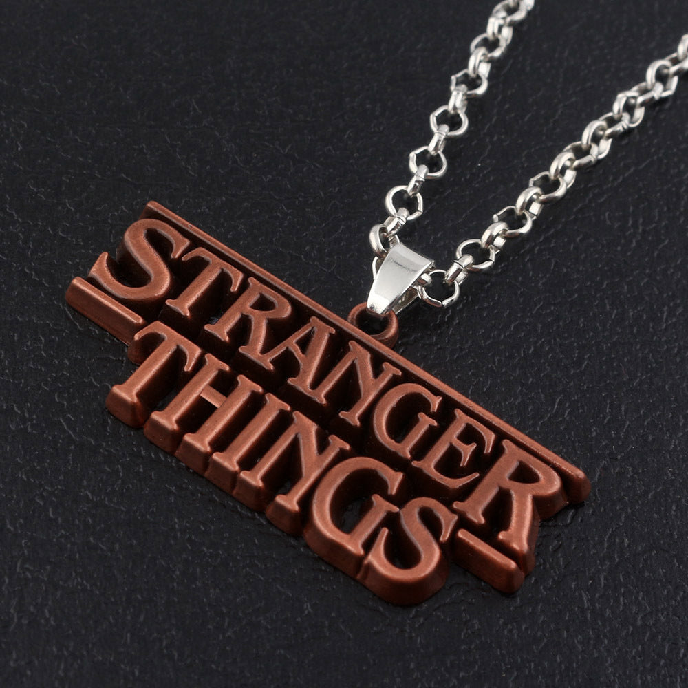 Et la télévision Stranger Things quatrième colliers d'ampoule