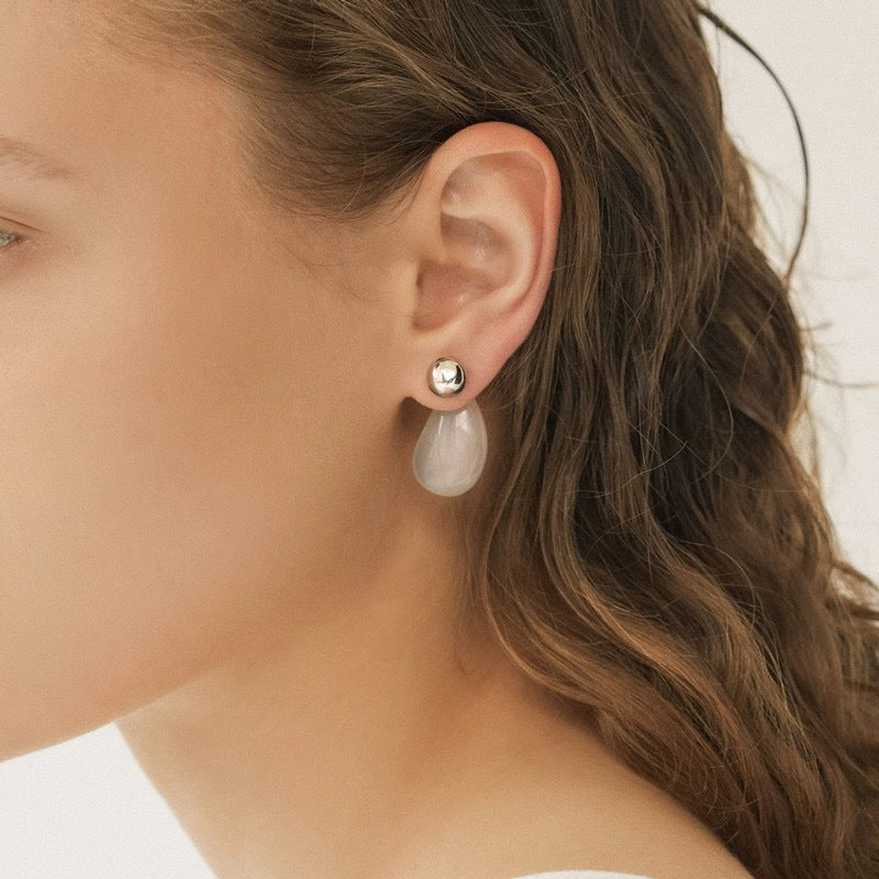 And White Agate Female Design High-grade Earrings