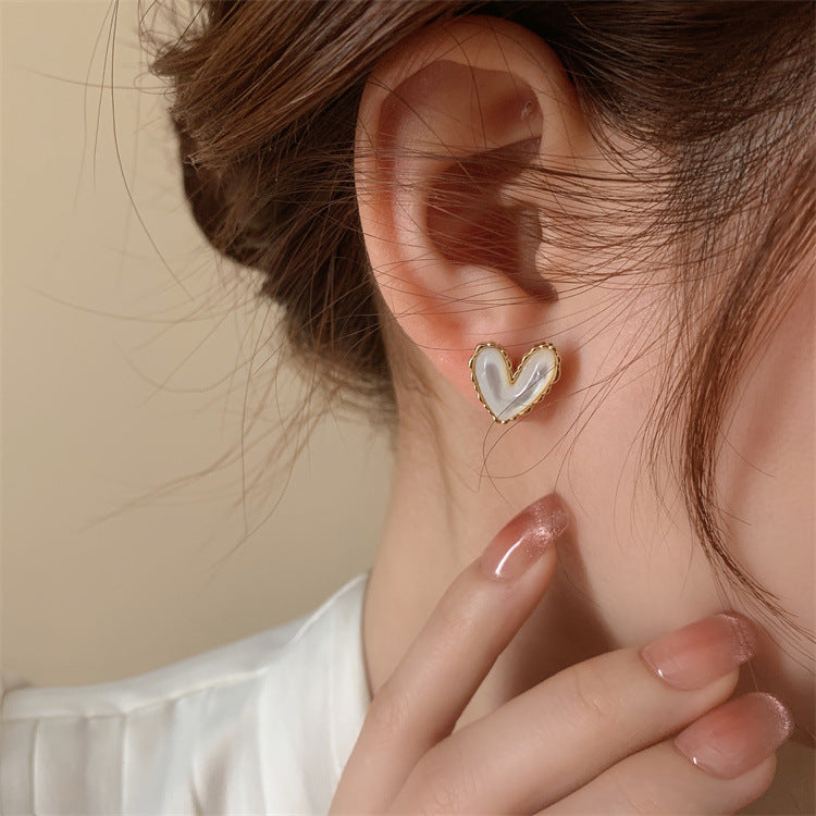 Elegant High-grade Exquisite Shell Love Heart Retro Compact Trendy Earrings