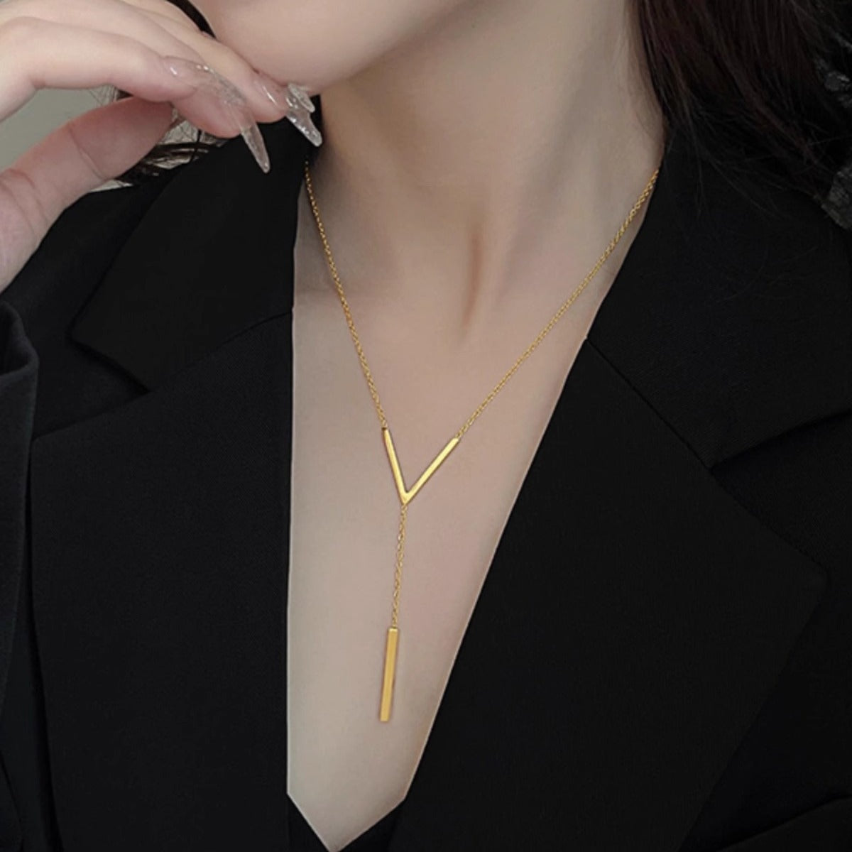 Ladies Clavicle Simple Fashion V-shaped Letter Necklaces