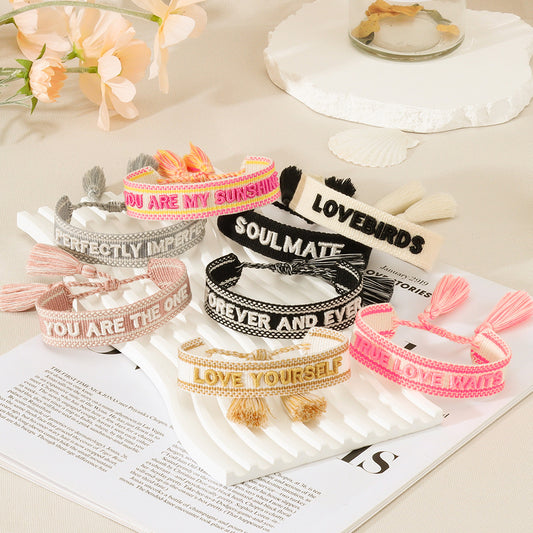 Bracelets de poignet de couple inspirants tissés avec lettres brodées pour femmes
