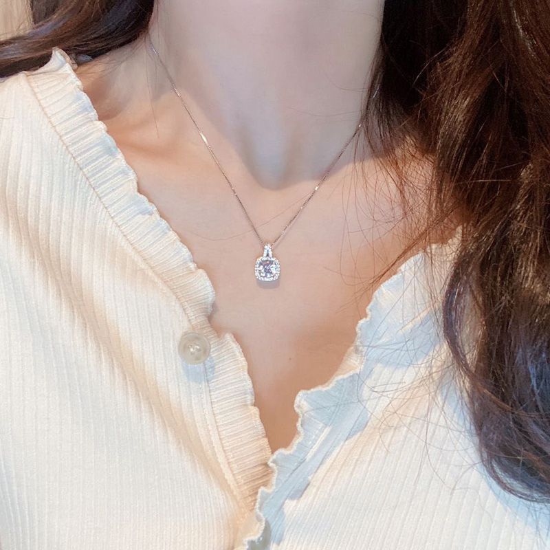 Women's Shiny Square Diamond Pendant Simple Clavicle Chain Necklaces