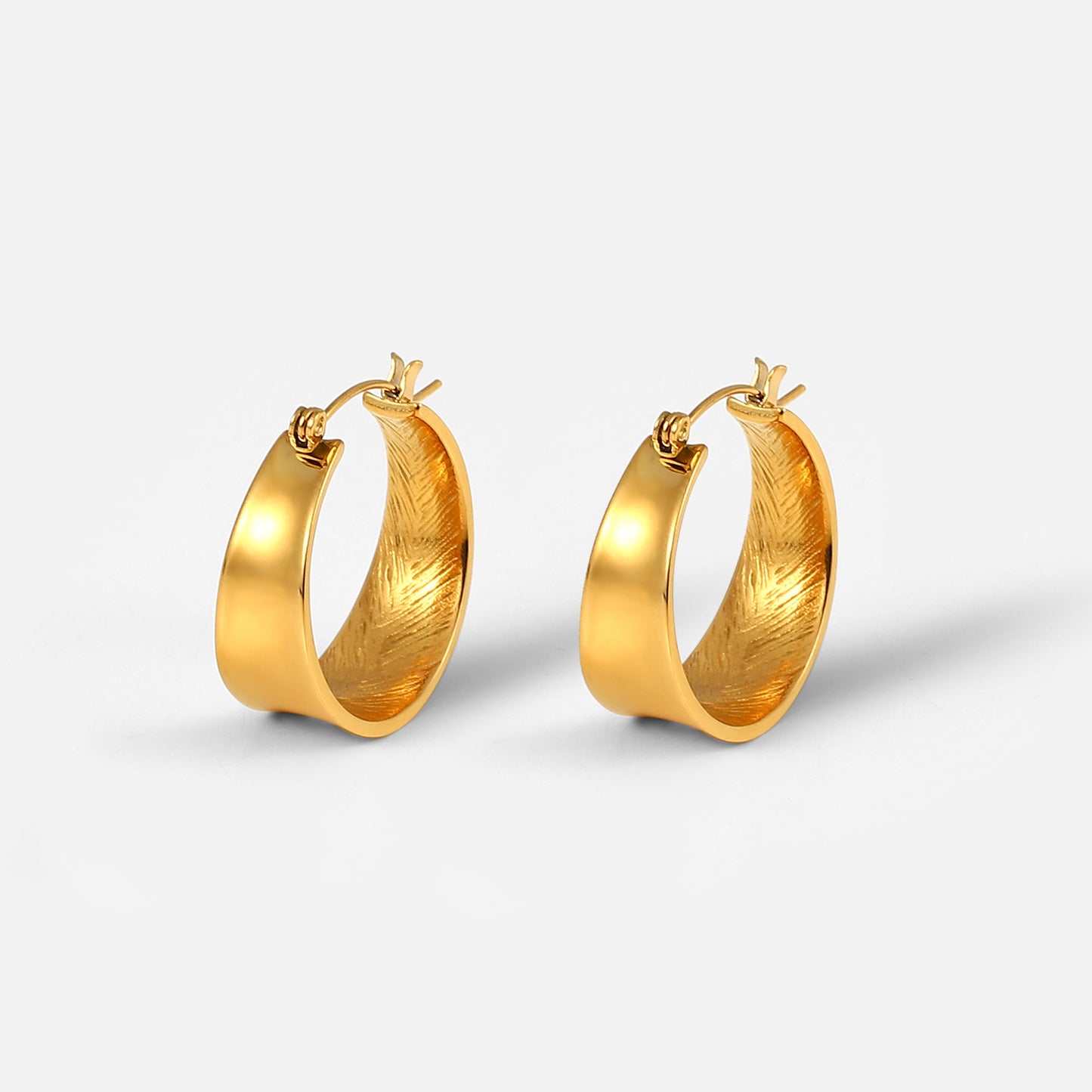 Women's Minimalism Gold-plated Stainless Steel Curved Glossy Earrings