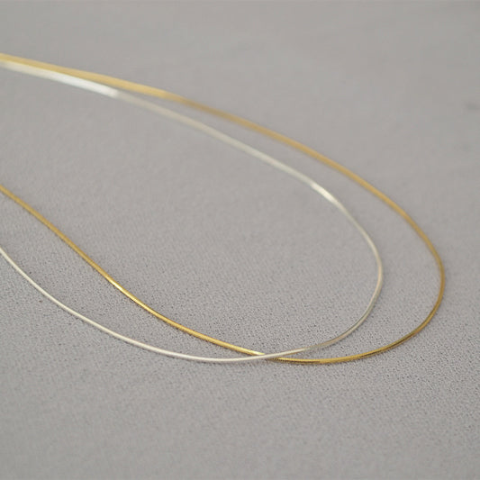 Style Very Fine Minimalist Shiny Gold Thread Necklaces