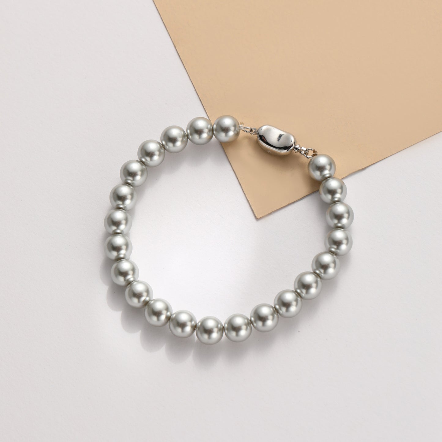 Women's Glamorous Pearl Design High-grade Fashion Bracelets