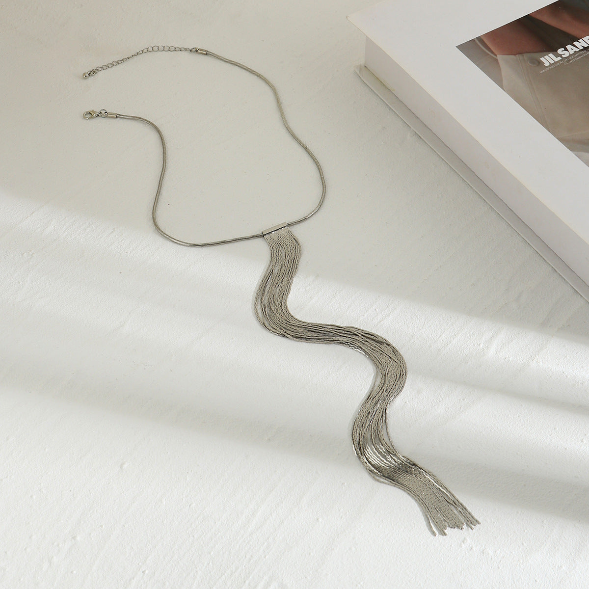 Chaîne longue créative pour femmes, colliers serpent enroulés de couleur contrastée