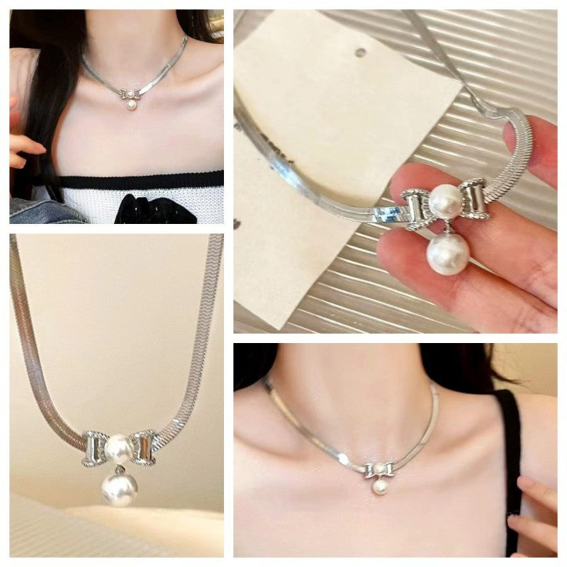 Elegant High-grade Bow Pearl Rhinestone Clavicle Necklaces