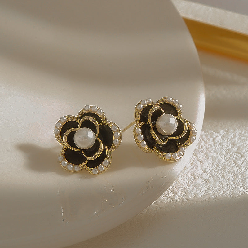 High-grade Classic Style Camellia Sier Pin Earrings