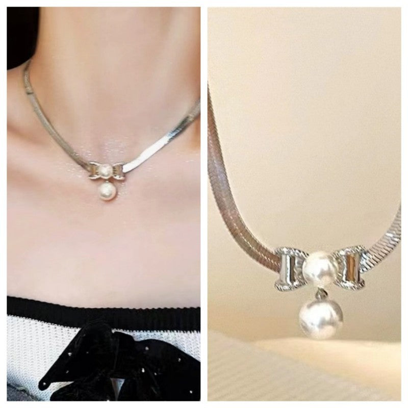 Elegant High-grade Bow Pearl Rhinestone Clavicle Necklaces