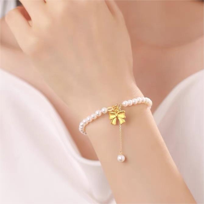 Female Gentle Dignified Pendant Special Interest Light Necklaces