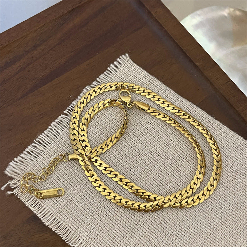 Women's Simple Gold Fan Shell Light Luxury Necklaces