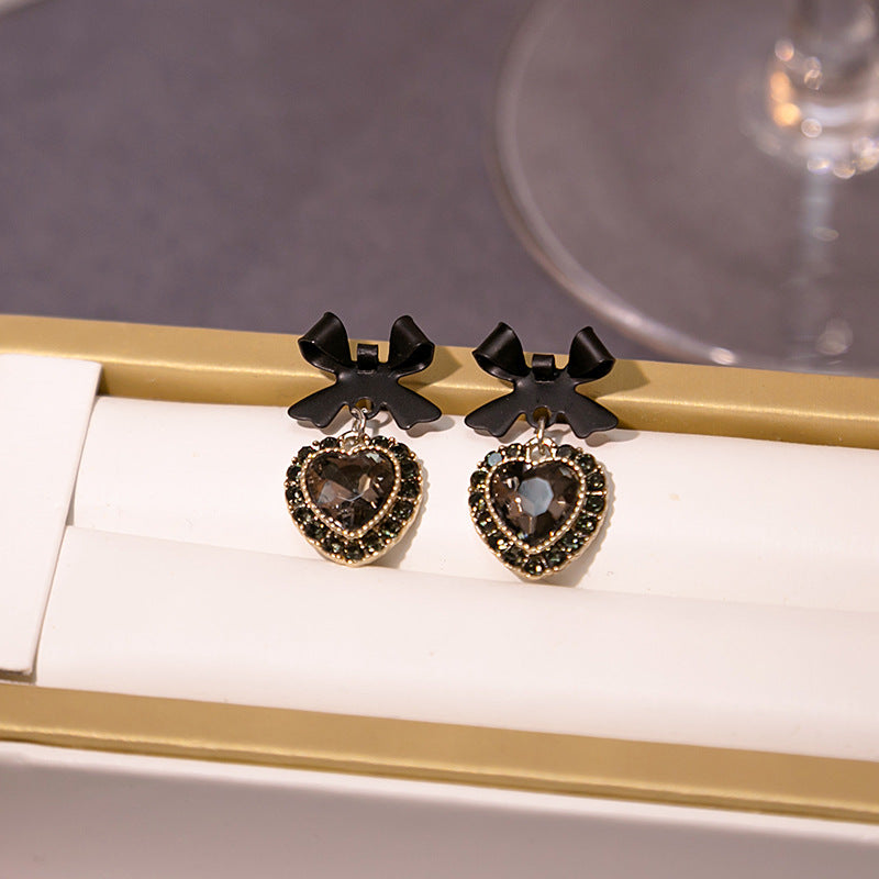 Women's Romantic Bow Love Heart Gentle Mild Luxury Retro Crystal Earrings