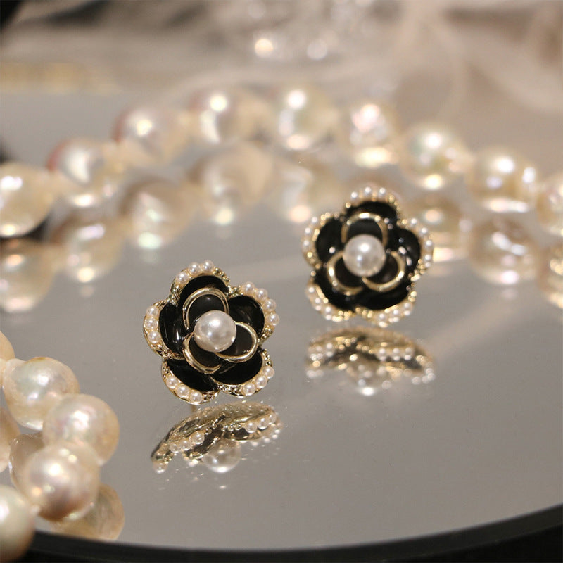 High-grade Classic Style Camellia Sier Pin Earrings