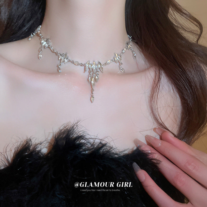 Colliers de clavicule en forme de goutte d'eau de conception ovale en diamant pour femmes