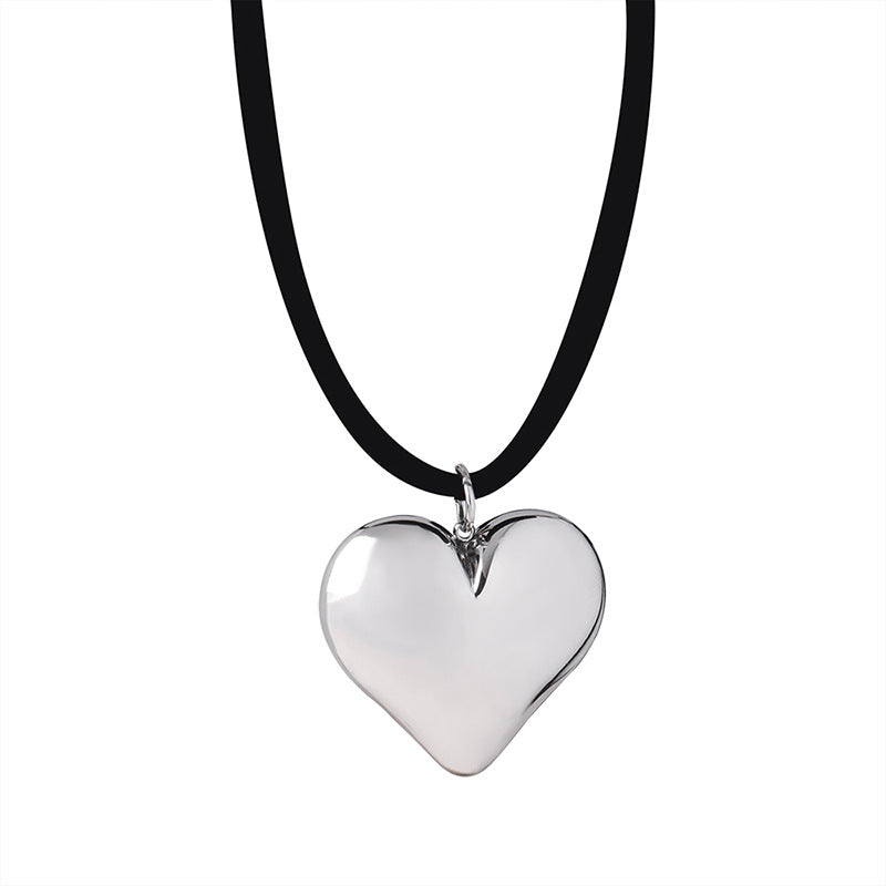 Women's Niche Design Titanium Steel Love Pendant Clavicle Necklaces